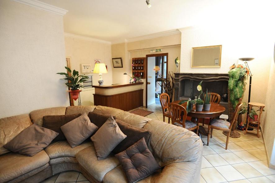 Les Negociants Hotel Pontgibaud Zewnętrze zdjęcie